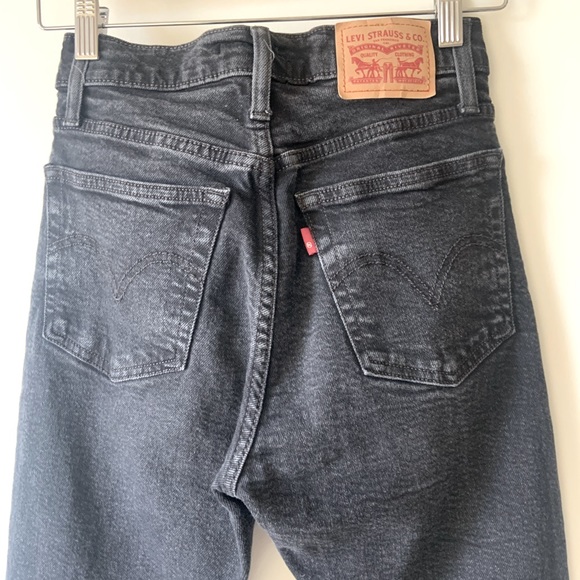 Levi’s, faded black Wedgie skinny ankle cut denim in size 25 - Picture 1 of 13